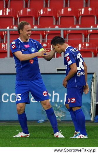 Arkadiusz Piech (z prawej) ma pozostać w Ruchu