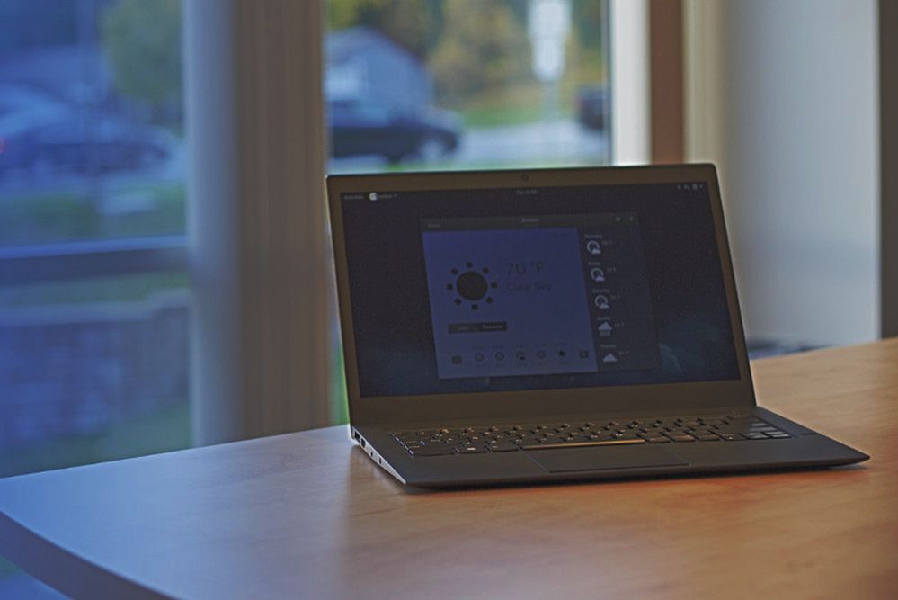 Fedora 23: utwardzony Linux, który zaktualizuje firmware bez Windows