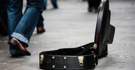 Wrocław. El Mariachi z Dolnego Śląska. Nietypowa zawartość futerału na gitarę