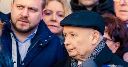 O politycznym znaczeniu milczenia i walce z przemocą [OPINIA]