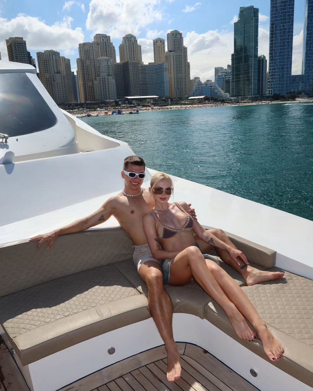 Friz świętował 28. urodziny na luksusowym jachcie w Dubaju