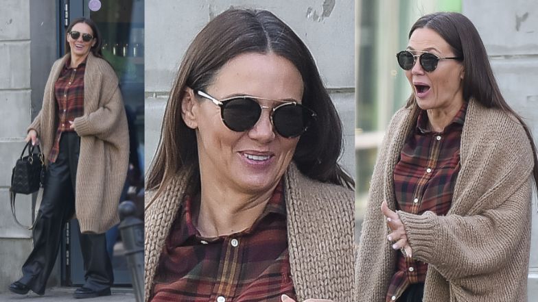 Kinga Rusin wychodzi z restauracji uzbrojona w torebkę Diora