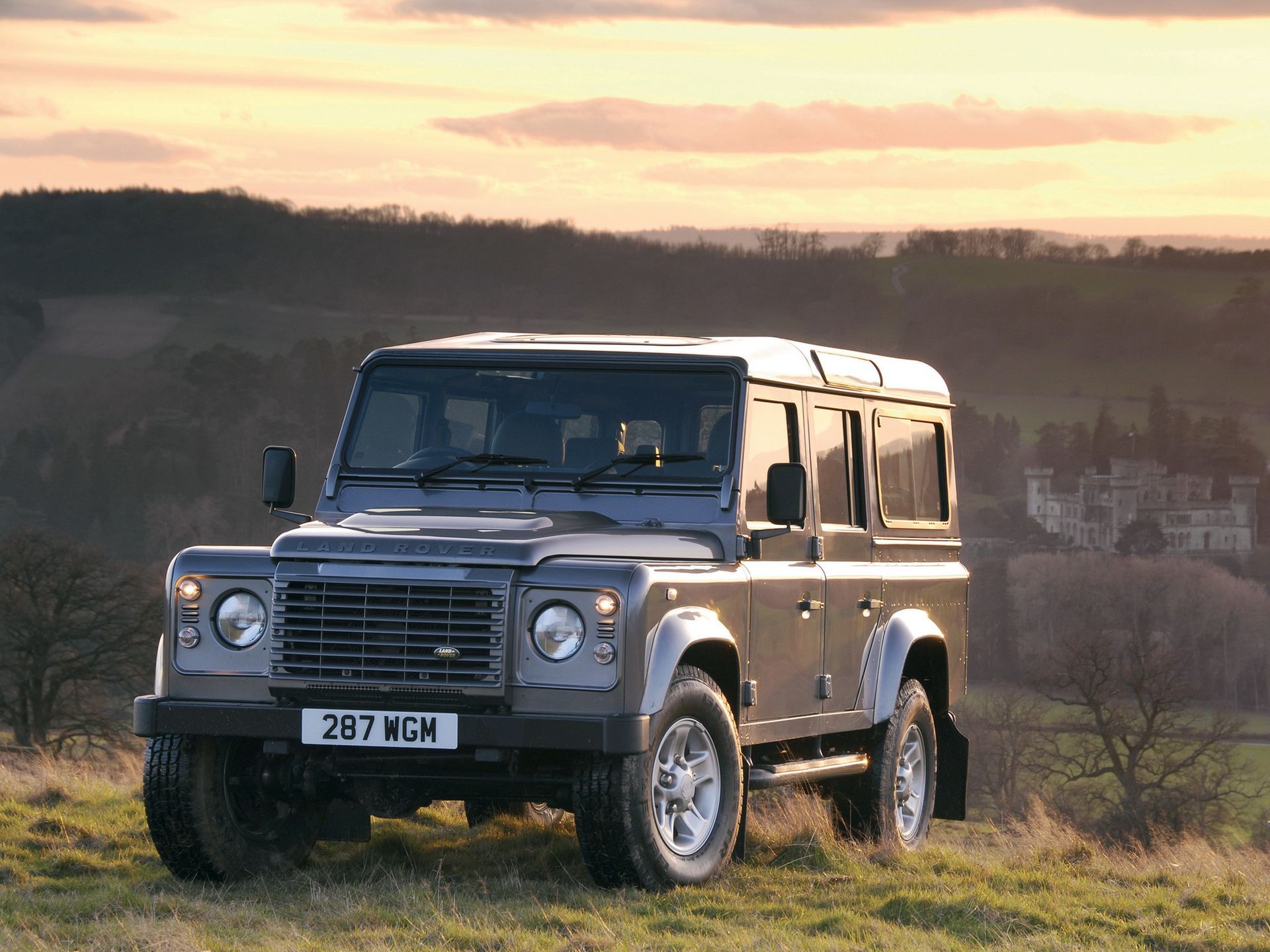 Land Rover Defender 110 Station Wagon UK-spec (2007)
