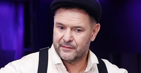 TYLKO NA PUDELKU: Tomasz Karolak NIE ZATAŃCZY dziś w "Tańcu z Gwiazdami" przez kontuzję? "Nie był w stanie zejść po schodach"