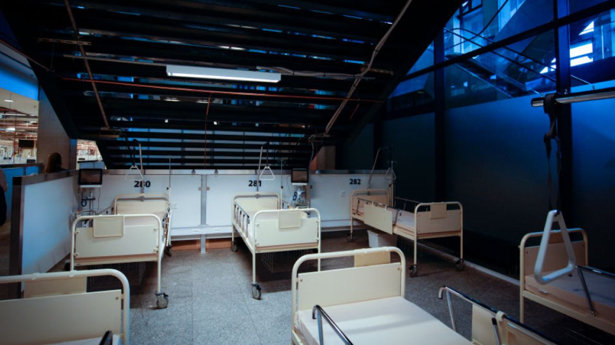 Lekarka ostrzega przed zagrożeniem; zdj. poglądowe