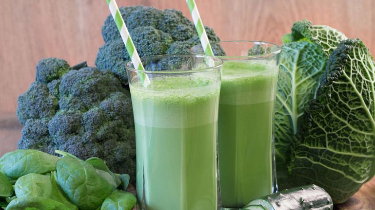 Nutritarianizm oparty jest na zielonych warzywach i owocach