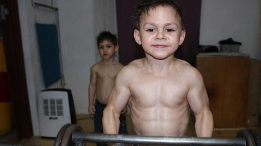 "Najsilniejsze dziecko świata". Jak wygląda Giuliano Stroe?