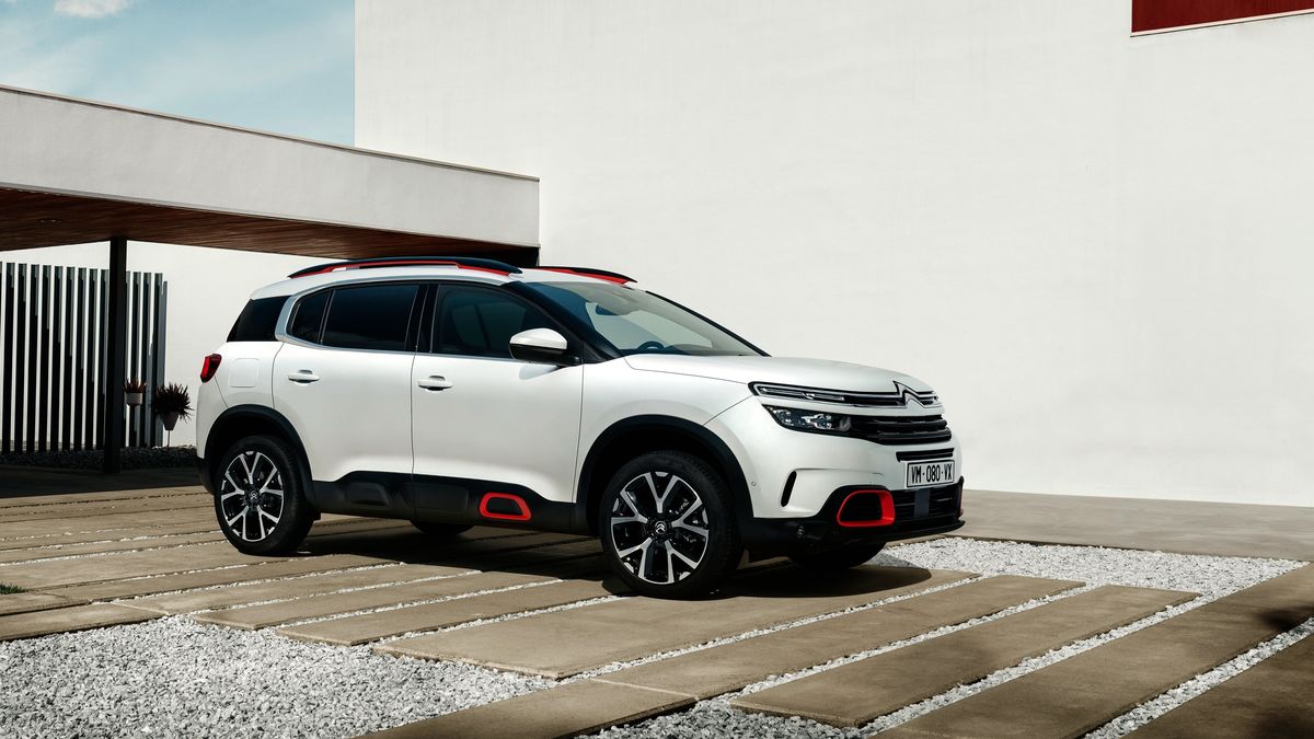 Kolejny francuski SUV, który może zastąpić klasyczne auta rodzinne. Wyróżnia się nie tylko stylistyką, ale także wyjątkowym komfortem i... zaskakującym prześwitem.