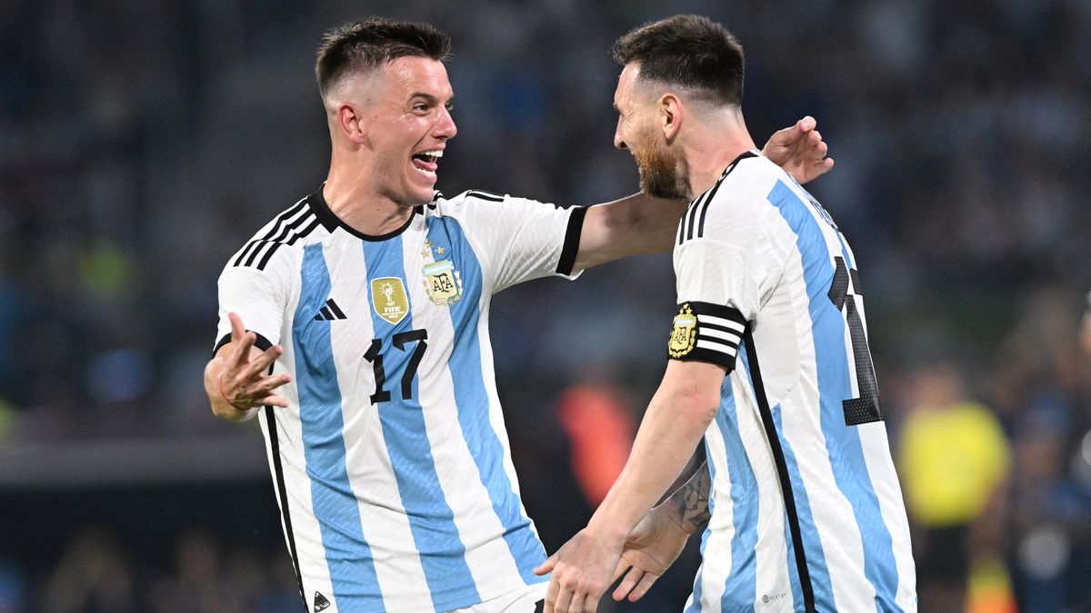 Giovani Lo Celso (z lewej) i Leo Messi