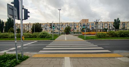 Warszawa. Nowe światła przy trzech przejściach na ul. Kijowskiej