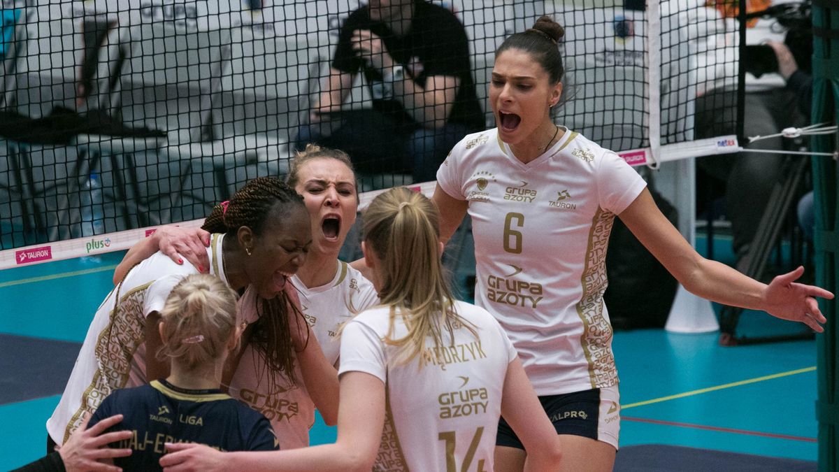 WP SportoweFakty / Kacper Kolenda / Na zdjęciu: siatkarki Grupy Azoty Chemik Police