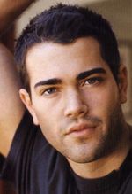 Jesse Metcalfe i Julie Gonzalo trafili do Dallas