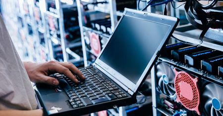 Polacy nadal chcą pracować w IT. Powody nie zaskakują