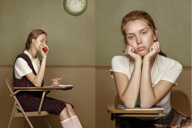 W serii "She Is In High School" fotografka zwraca uwagę na problem pracy bardzo młodych modelek dla przemysłu odzieżowego i reklamowego, które musza odgrywać rolę dojrzałych kobiet, jakimi nie są - ich prawdziwe życie mocno różni się od przedstawionego na zdjęciach, a przyszłość często jest jeszcze niepewna.
