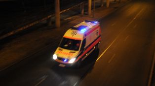 Czarż: Śmiertelny wypadek pod Bydgoszczą. 19-letni motocyklista uderzył w drzewo, zginął na miejscu