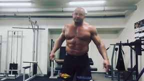 Maszyna! Zobacz urywek z treningu "Pudziana"