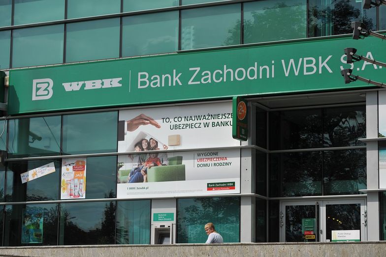 Podatek bankowy zmniejszy zysk BZ WBK o ponad 400 mln złotych. Spółka pokazała szacunki
