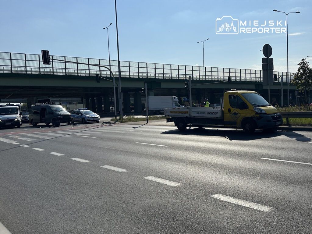Warszawa: Kolizja na ulicy Puławskiej. Kierowca wjechał na czerwonym świetle