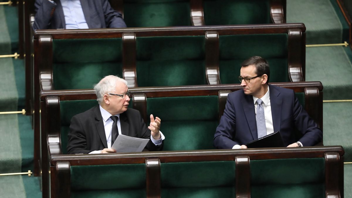 "Polska, przynajmniej jak dotąd - i sądzę, że tak będzie dalej - dobrze się obroniła przed kryzysem covidowym" - mówi Jarosław Kaczyński.