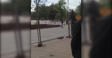 Lublin: Próbował się zabić. Ciął się nożem na placu Litewskim. Udało się go obezwładnić