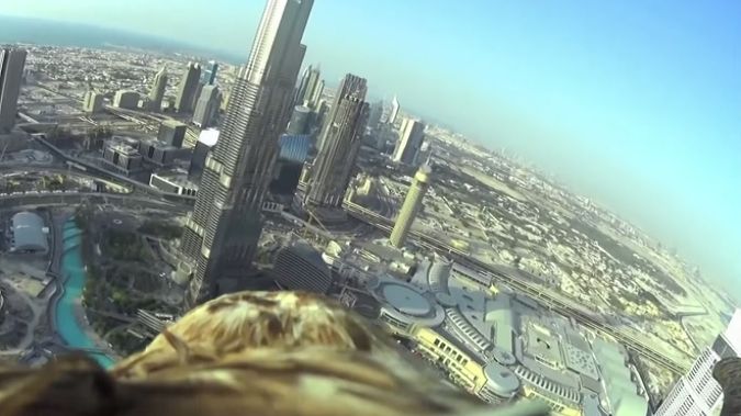 Film dnia. Orzeł - konkurencja dla drona? Niesamowite widoki z Dubaju 1