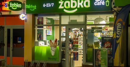 Szykujcie się na nowe sklepy. Żabki czynne przez całą dobę