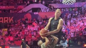 "Lewy" trzymał piłkę nad głową. Po chwili zagranie nie z tej ziemi