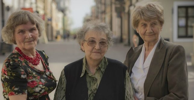 Zofia Szwal (pierwsza z prawej)