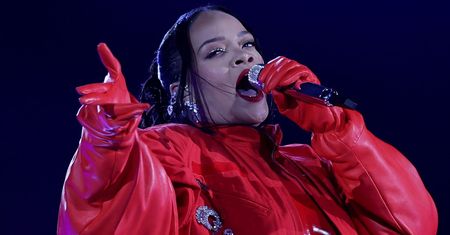 Wszystko było zaplanowane. Wiadomo, dlaczego Rihanna właśnie tak ogłosiła ciążę