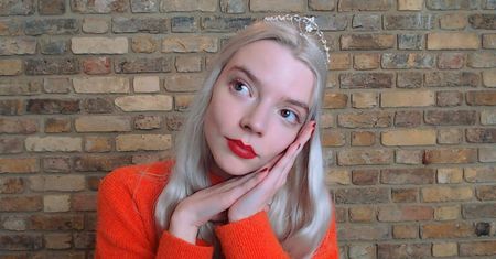 Anya Taylor-Joy zadziwiła. Przyszła na imprezę w piżamie
