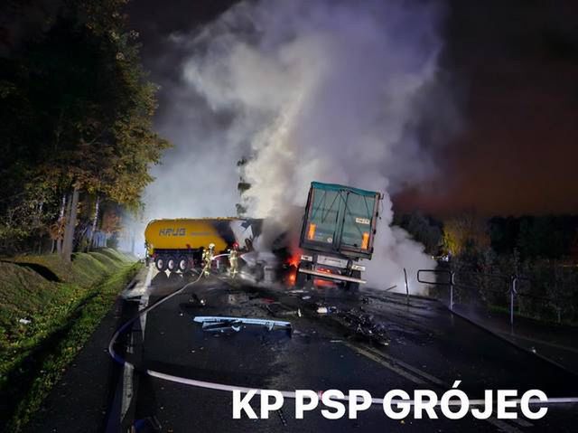 Zderzenie dwóch ciężarówek. 2 osoby nie żyją