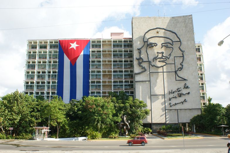 Kuba zalegalizuje drobną i średnią "inicjatywę prywatną"