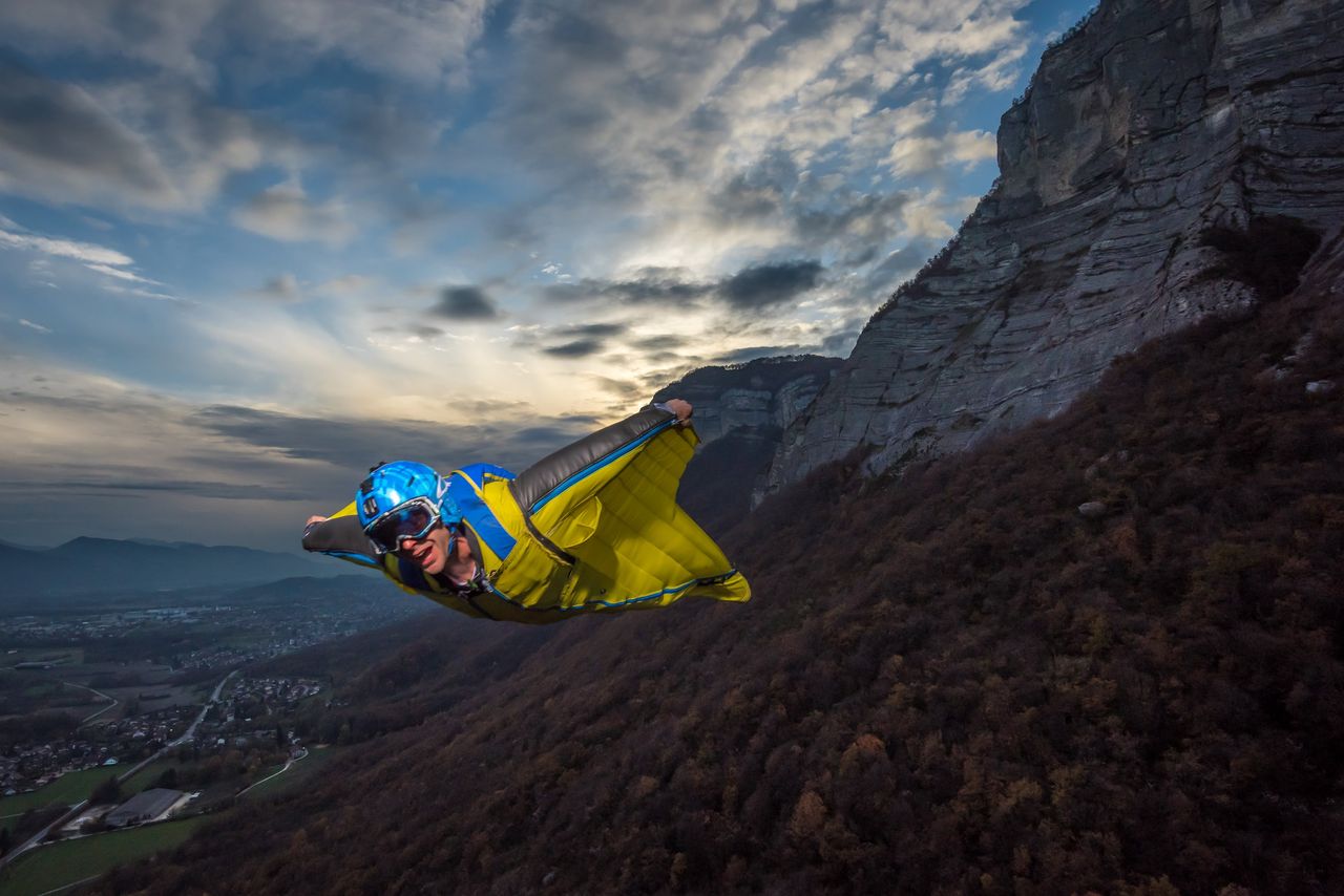 Powietrzny flash, czyli jak zrobić dobre zdjęcie skoczkowi w Wingsuit'cie