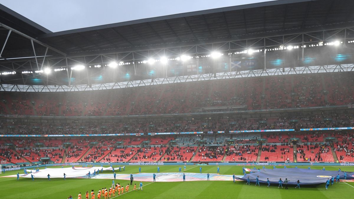 PAP/EPA / Facundo Arrizabalaga / Kibice na Wembley