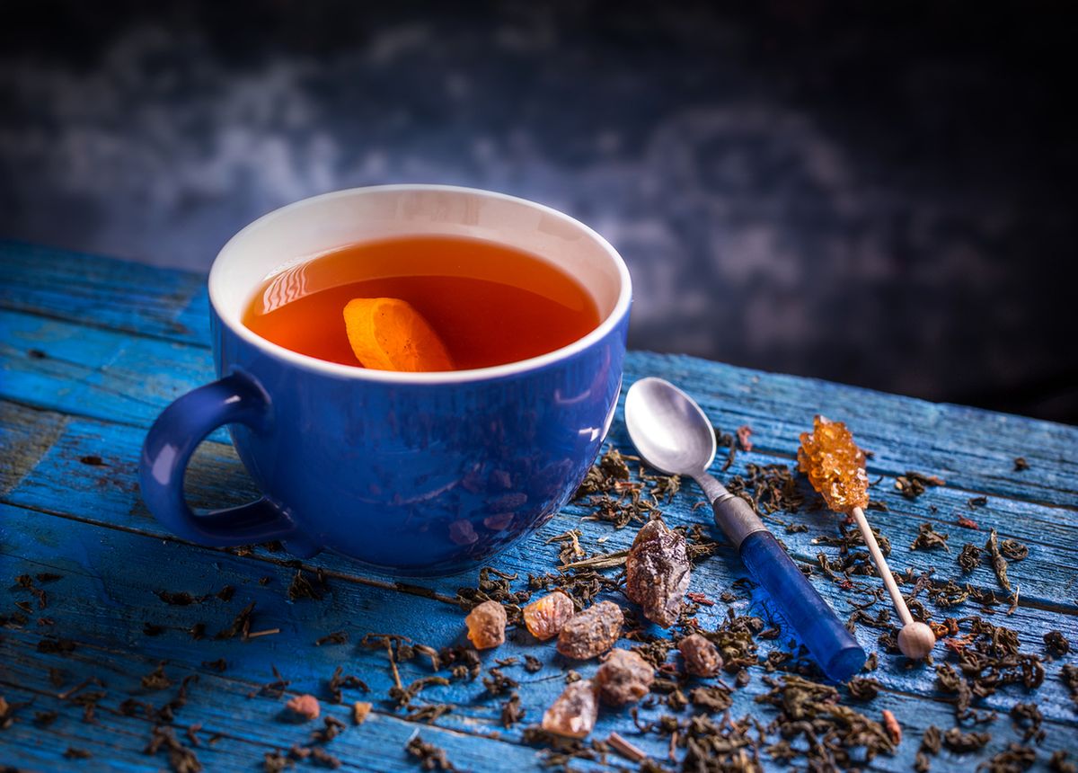 Znajdź herbatę dla siebie. Gorący napar pomoże na uciążliwe dolegliwości