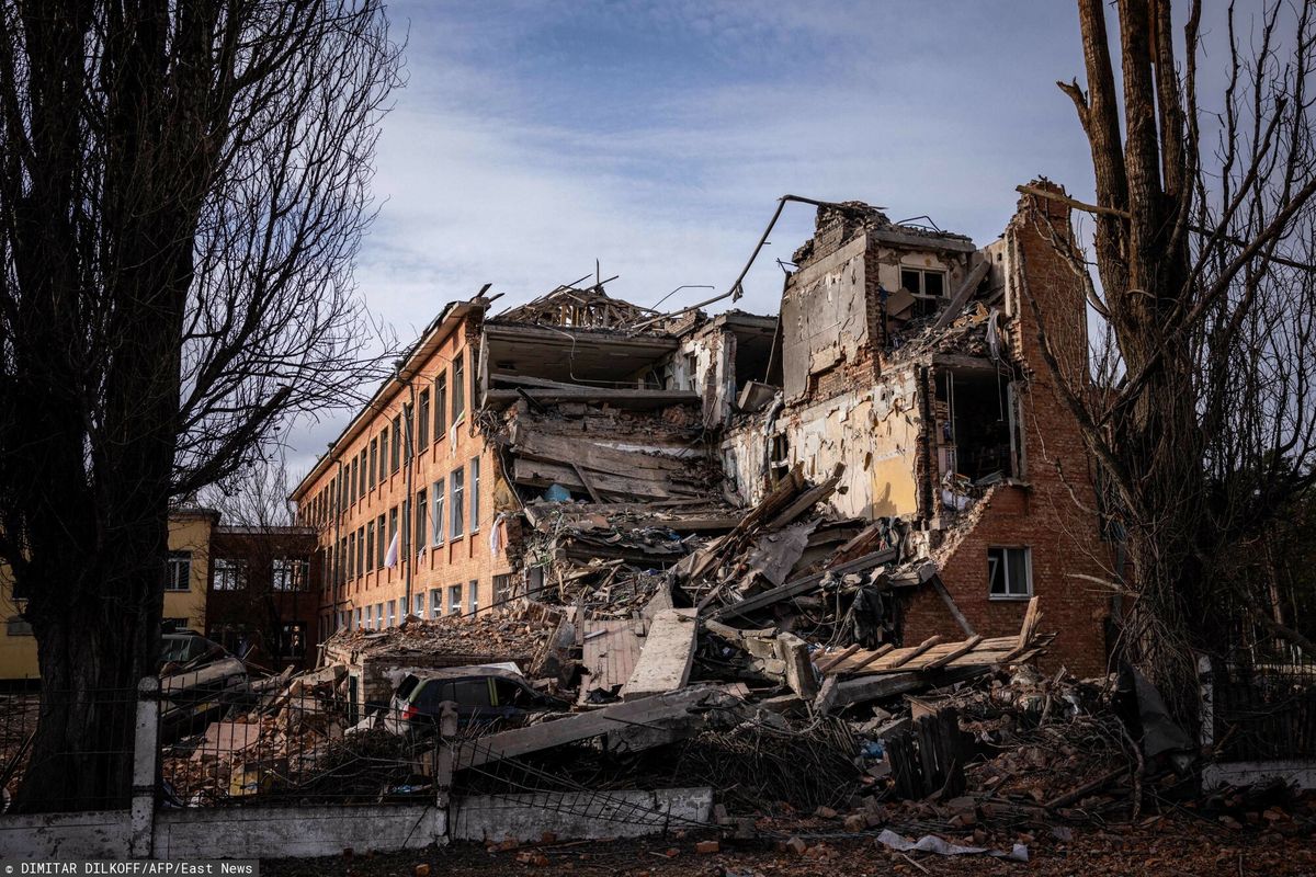 Wojna w Ukrainie. Zniszczony budynek szkoły w Czernihowie