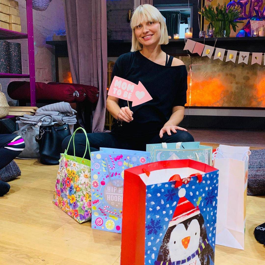 Joanna Moro z prezentami - baby shower 2019