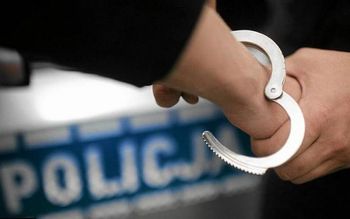 Łapy: Mieszkaniec z zarzutami za narkotyki. Miał ponad kilogram substancji