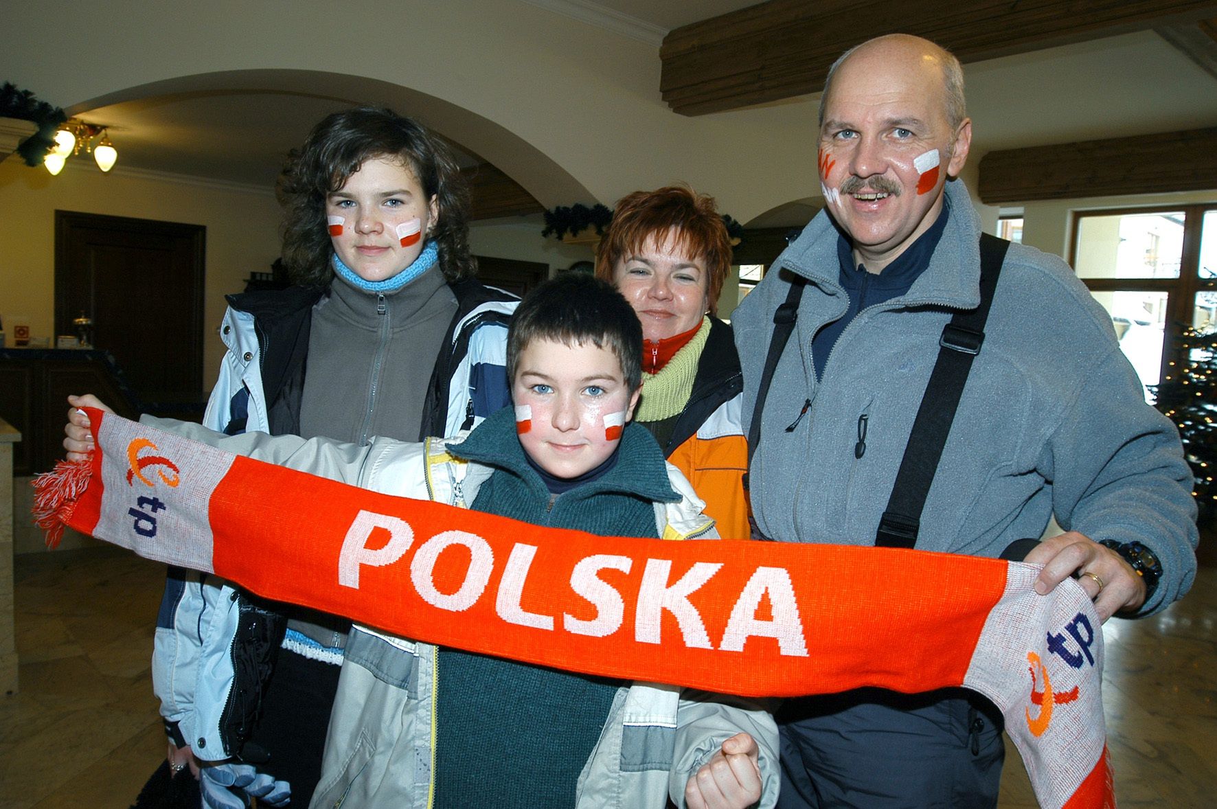 Tomasz Zubilewicz z żoną i dziećmi