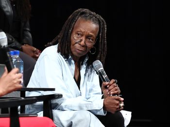 Rozmawiały o uzależnieniu. Nagle Whoopi Goldberg przerwała dyskusję