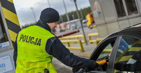 Wielkanoc na drogach. Policjant mówi: "Można spodziewać się wzmożonych kontroli"