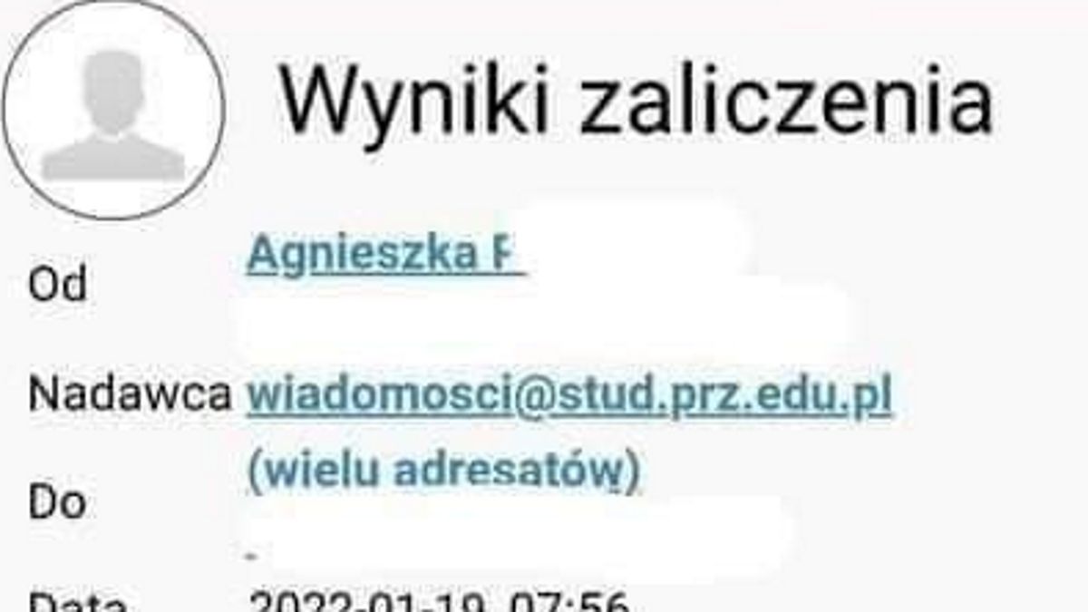 Student pokazał maila