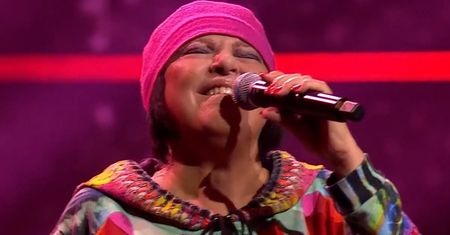 Widzowie miażdżą występ Grażyny Łobaszewskiej w "The Voice Senior 6". "Powinna już ze sceny zejść"