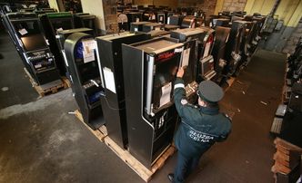 Skarbówka przejęła ponad 20 tys. nielegalnych automatów do gier