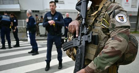 Służby postawione na baczność. Atak nożownika we Francji, są ofiary