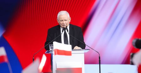 Pani Basia oczkiem w głowie Kaczyńskiego. "Wszyscy tęsknimy"