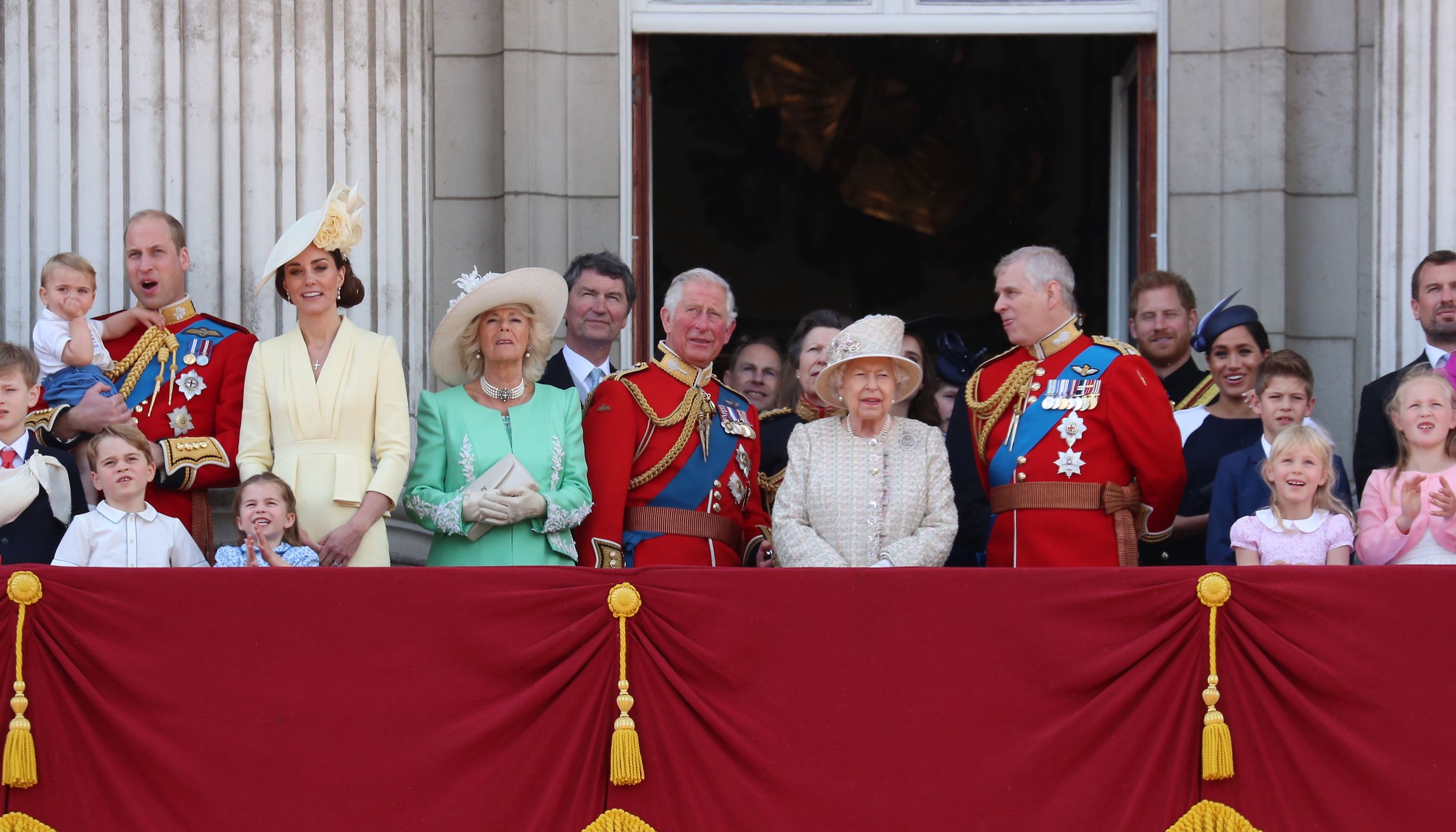 Meghan i Harry nie chcą wracać do Wielkiej Brytanii? Brytyjczycy nie pałają do nich sympatią