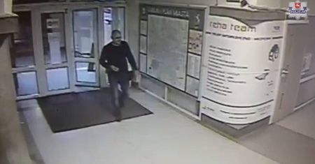 Lublin: Bez powodu zdemolował samochód. Kto go rozpoznaje? (WIDEO)