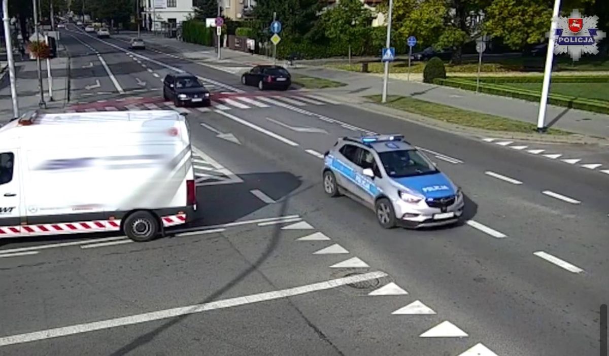 Policja eskortowała volkswagena z ośmiomiesięcznym dzieckiem