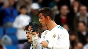 Zakrwawiony Ronaldo przegląda się w telefonie. Zdjęcia piłkarza Realu robią furorę